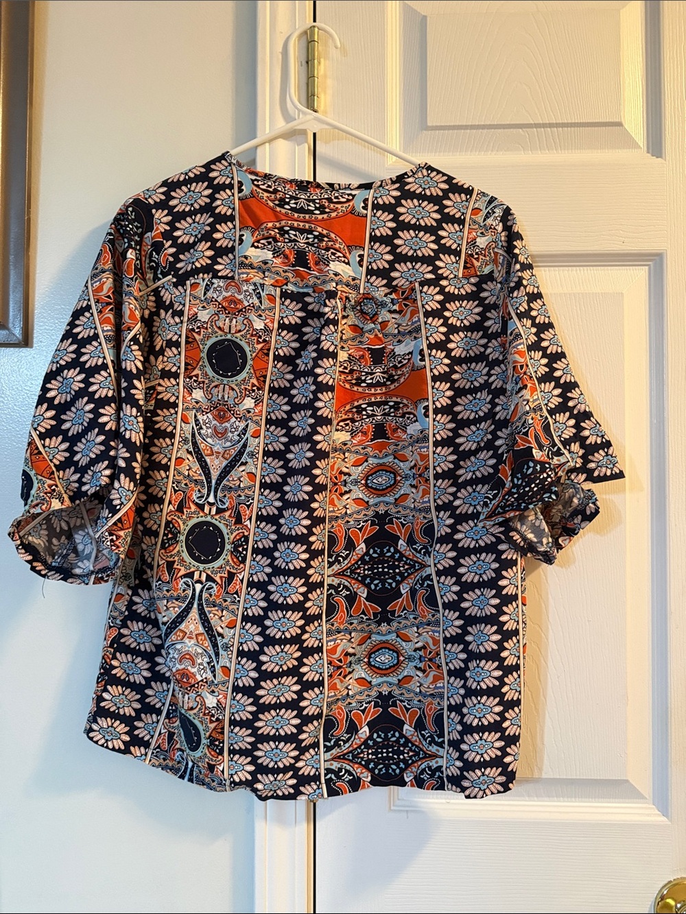 Patterned Blouse - Picture 3 of 6